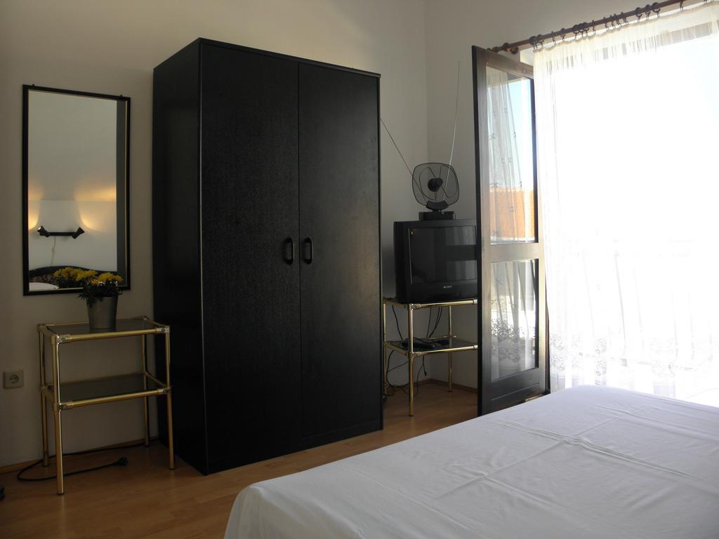 Apartment Perkov Tribalj Szoba fotó